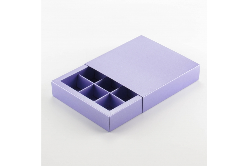 Коробка на 9 конфет с фальшбортом перламутровая дизайнерская сиреневая "Spica Lila" без окна (12,2*12,2*3 см)